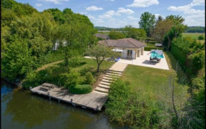 Villa la Rive, River Villa